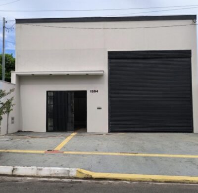 BARRAÇÃO NO JARDIM TROPICAL